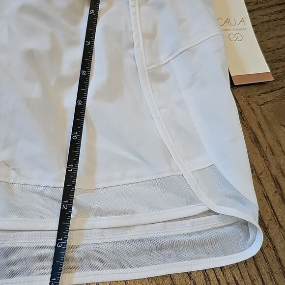 White trim Detail shorts Size M Calia NWT - Picture 7 of 13